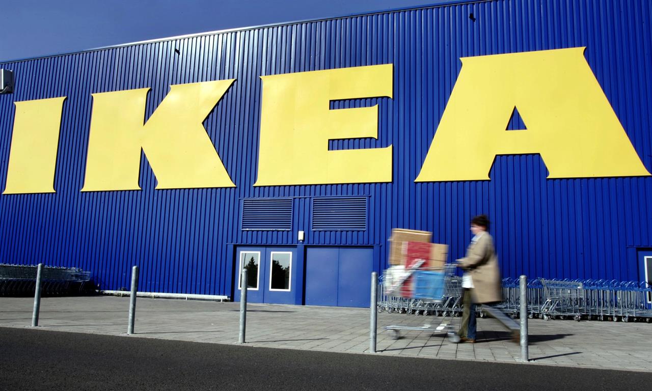 Крупнейшая в мире мебельная сеть IKEA планирует продать коммерческие парки в Европе на сумму около 900 млн. евро.