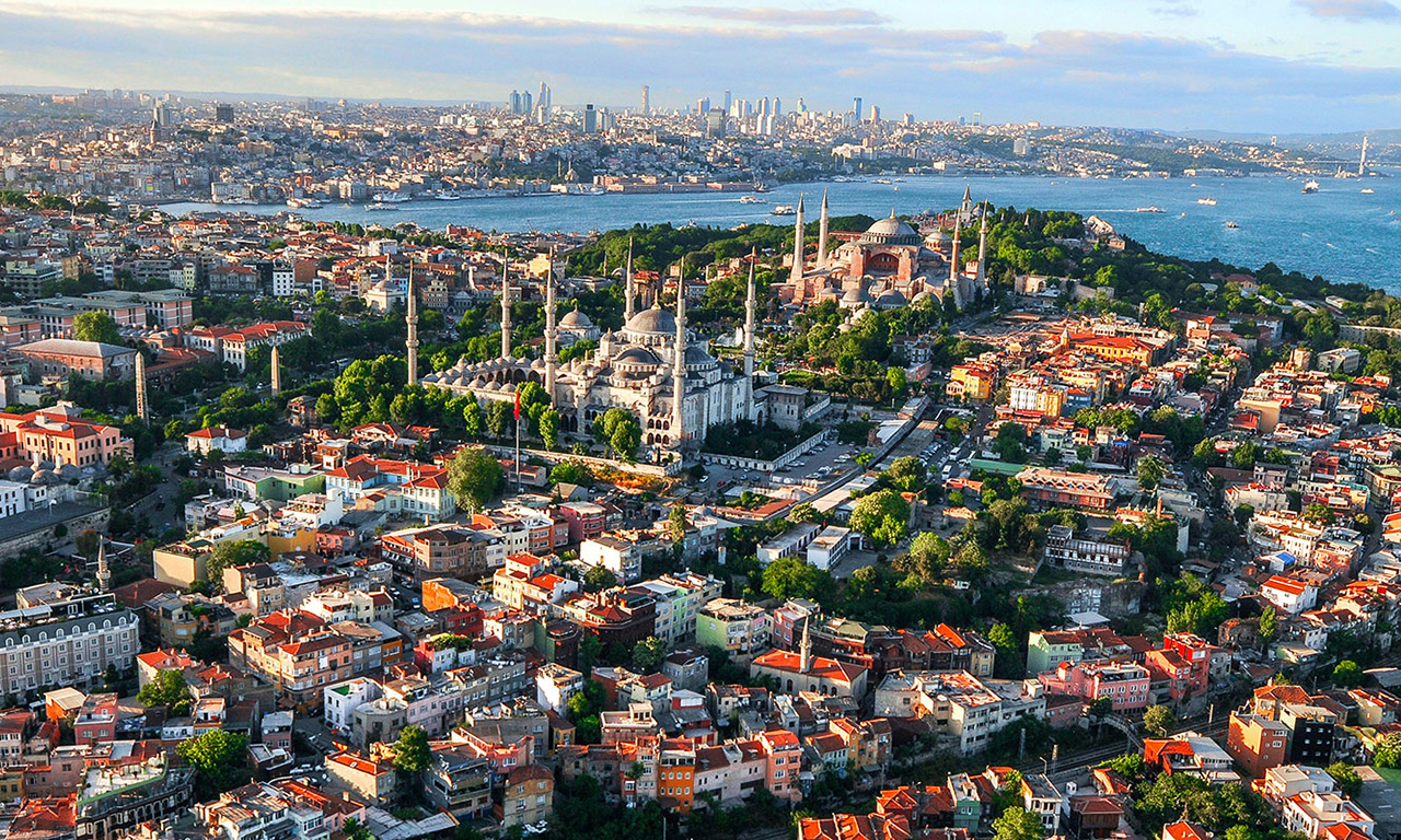 Эксперты ожидают, что рост внутри строительного сектора Турции продолжится, а темпы - увеличатся.