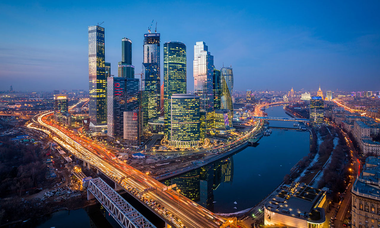 Специалист полагает, что к 2020-му году московская недвижимость будет стоить на 20-30% дешевле, чем сейчас.