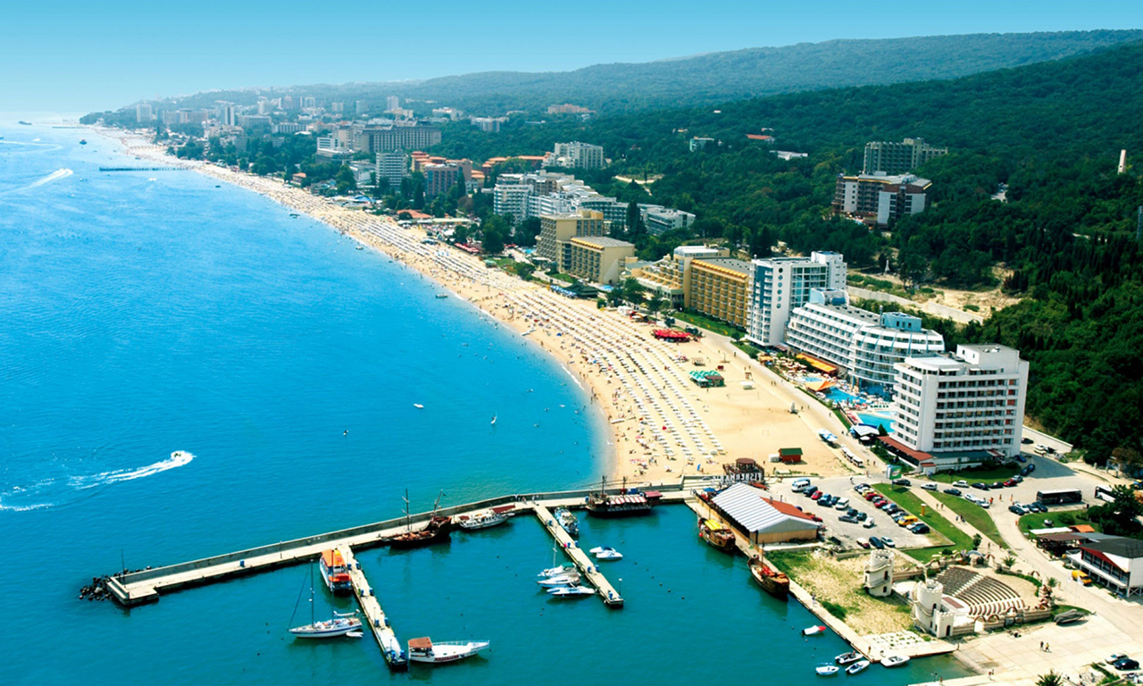 В целом вся Болгария продолжает занимать лидирующие позиции в рейтинге оптимальных направлений для покупки курортной недвижимости, однако Солнечный берег выделяется особенно.