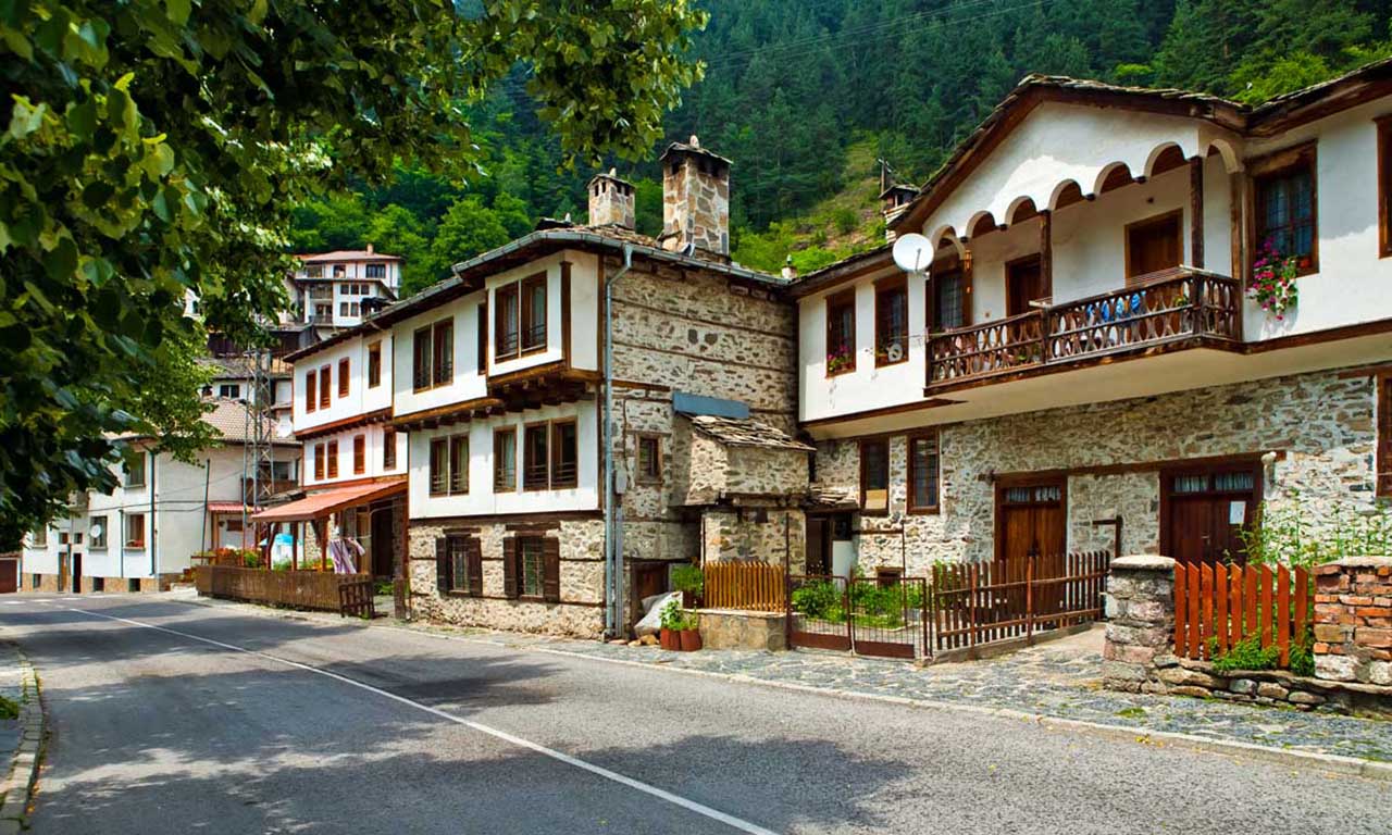 Согласно опубликованным данным, свою активность на рынке сельской недвижимости в Болгарии демонстрируют граждане Великобритании, Австрии и Германии.